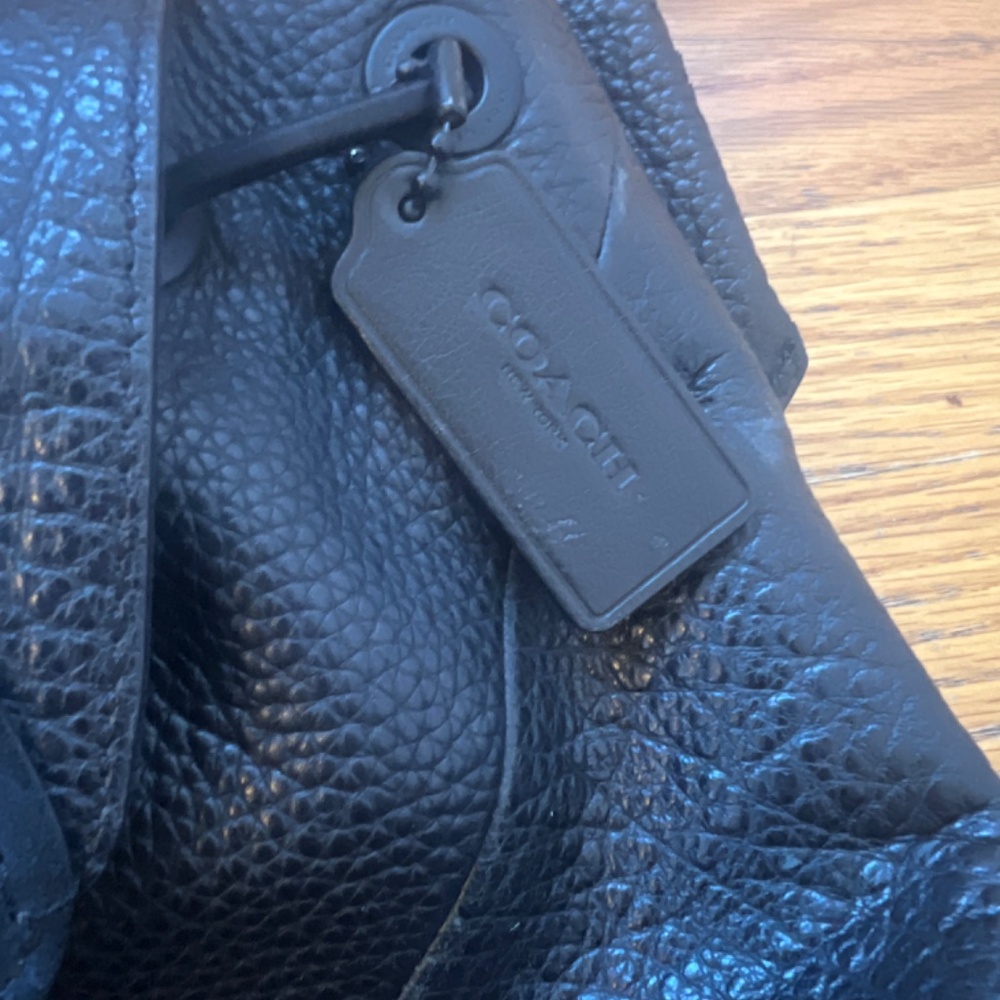 Coach Manhattan Backpack crafted in black leather with suede paneling - Picture 6 of 10